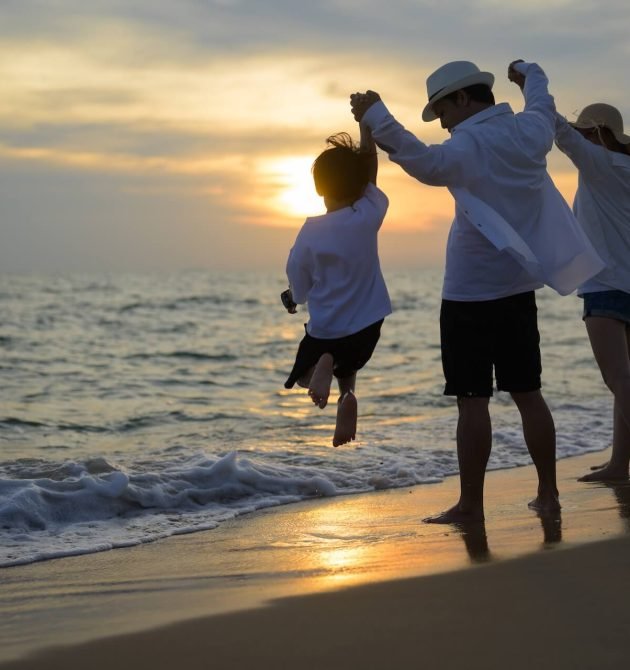 happy-asian-family-travel-on-beach-on-holiday-2026-01-09-12-15-24-utc